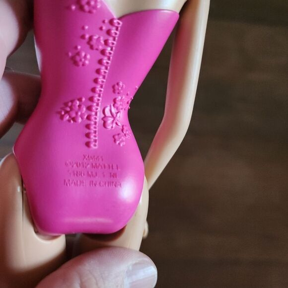 Brunette Barbie Doll in Sparkling Pink-Used - Picture 4 of 5